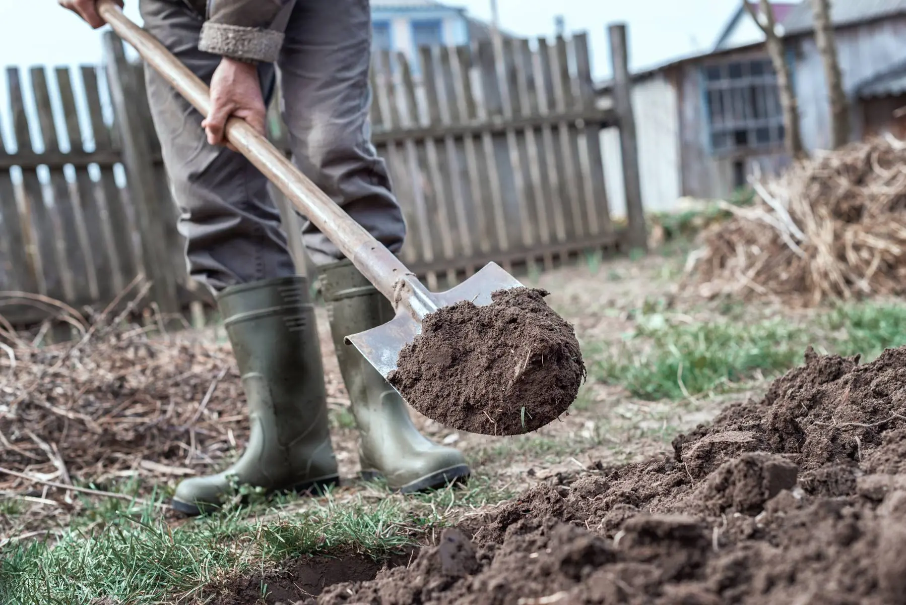 weed suppression using compost in your garden